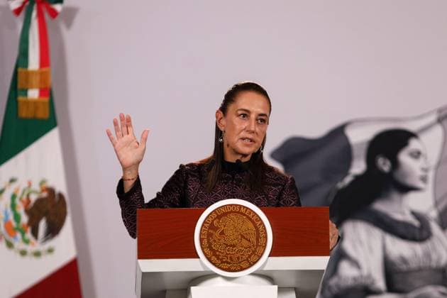 October 5, 2026: TO-45353- Ciudad de M& xe9;xico. 2026-10 -05. Claudia Sheinbaum Pardo, President of Mexico, during the daily morning press conference in the Treasury Room of the National Palace in Mexico City. Alejandro God& xcd;nez Clasos.com.mx - ZUMAcs4_ 20261005_faa_cs4_068 Copyright: xAlejandroxGod& Xed;Nezx