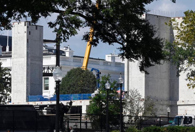 White House ballroom construction Construction continues on President Donald Trump s ballroom addition project at the White House in Washington, DC, on October 5, 2026. Photo by Olivier Douliery ABACAPRESS.COM Washington DC United States  Copyright: xDoulieryxOlivier ABACAx