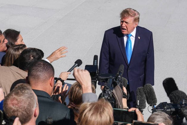 President Trump departs White House for Nebraska midterm campaign rally WASHINGTON, D.C., UNITED STATES - OCTOBER 05: U.S. President Donald Trump speaks to press members before boarding Marine One on the South Lawn of the White House in Washington, D.C., on October 5, 2026. Trump is traveling to Nebraska to attend a midterm campaign rally. Mehmet Eser Anadolu Washington, D.C. United States. Editorial use only. Please get in touch for any other usage.  Copyright: x2026xAnadoluxMehmetxEserx