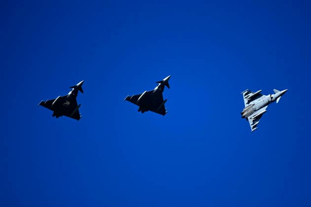 As part of the Dispersed Operations 2026 exercise at Nuremberg Airport, Eurofighters from the German Air Force s Tactical Wing 74 are taking off and landing. The German Air Force is conducting takeoff and landing training at the civilian Nuremberg Airport. Featured image, stock photo: Nuremberg, October 5, 2026, Bavaria, Germany Copyright: xDwixAnoraganingrumx