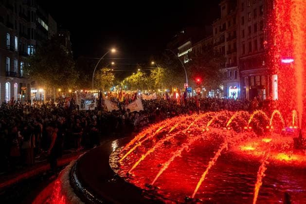 Sindicat de Llogateres Rally in Barcelona for the Right to Housing The housing rally organized by the Sindicat de Llogateres, on October 5, 2026, in Barcelona, Catalonia, Spain. The Tenants’ Union has called for a demonstration this afternoon in support of the right to housing after it was postponed from last Saturday due to rain. Lorena Sopê, BARCELONA, BARCELONA, Spain  Copyright: xLorenaxSopÃªnax 7823489