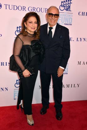 NEW YORK, NY - OCTOBER 5: Emilio Estefan and Gloria Estefan at the 41st Annual Great Sports Legends Dinner on October 5, 2026 at the New York Hilton in New York City. Copyright: xmpi099 MediaPunchx