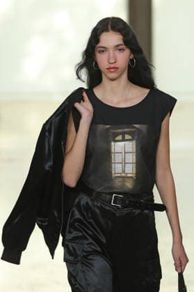 PFW - Agnes B Runway A model walks the runway during the Agnes B Womenswear Spring Summer 2027 show as part of the Paris Fashion Week on October 5, 2026 in Paris, France. Photo by Alain-Gil Gonzalez ABACAPRESS.COM Paris France  Copyright: xGonzalezxAlain-Gil ABACAx
