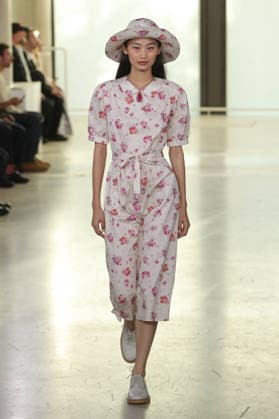 PFW - Agnes B Runway A model walks the runway during the Agnes B Womenswear Spring Summer 2027 show as part of the Paris Fashion Week on October 5, 2026 in Paris, France. Photo by Alain-Gil Gonzalez ABACAPRESS.COM Paris France  Copyright: xGonzalezxAlain-Gil ABACAx