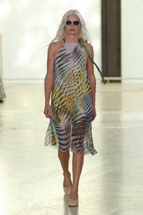PFW - Agnes B Runway A model walks the runway during the Agnes B Womenswear Spring Summer 2027 show as part of the Paris Fashion Week on October 5, 2026 in Paris, France. Photo by Alain-Gil Gonzalez ABACAPRESS.COM Paris France  Copyright: xGonzalezxAlain-Gil ABACAx