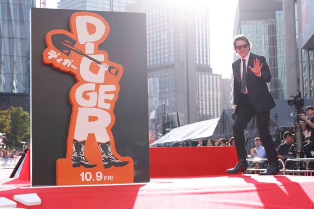 Star Tom Cruise attends the Digger Japan premiere on October 6, 2026, in Tokyo, Japan. Tom Cruise met with enthusiastic fans and signed autographs on the red carpet in the heart of Tokyo s Ginza district.  aflo_353717682