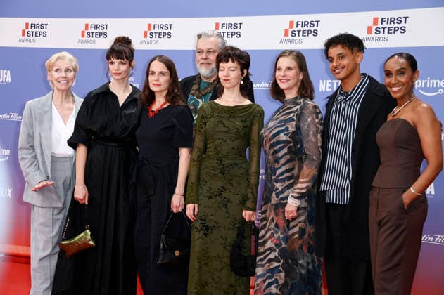Marika George, Lorena Emmi Mayer, Guest, Torsten Münchow, Georgia Rushton, Julia Jaeger, Tommes Diallo, and Hadnet Tesfai at the 27th First Steps Awards ceremony in 2026 at the Theater des Westens in Berlin, October 5, 2026 Foto:xN.xKubelkax xFuturexImagex first_steps_6046
