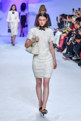 PFW - Shiatzy Chen Runway A model walks the runway during the Shiatzy Chen Womenswear Spring Summer 2027 show as part of Paris Fashion Week on October 05, 2026 in Paris, France. Photo by Shootpix ABACAPRESS.COM Paris France  Copyright: xShootpix ABACAx