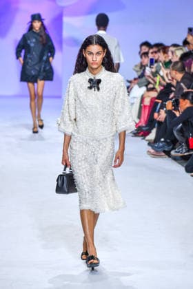 PFW - Shiatzy Chen Runway A model walks the runway during the Shiatzy Chen Womenswear Spring Summer 2027 show as part of Paris Fashion Week on October 05, 2026 in Paris, France. Photo by Shootpix ABACAPRESS.COM Paris France  Copyright: xShootpix ABACAx