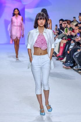 PFW - Shiatzy Chen Runway A model walks the runway during the Shiatzy Chen Womenswear Spring Summer 2027 show as part of Paris Fashion Week on October 05, 2026 in Paris, France. Photo by Shootpix ABACAPRESS.COM Paris France  Copyright: xShootpix ABACAx