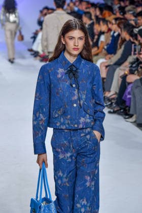 PFW - Shiatzy Chen Runway A model walks the runway during the Shiatzy Chen Womenswear Spring Summer 2027 show as part of Paris Fashion Week on October 05, 2026 in Paris, France. Photo by Shootpix ABACAPRESS.COM Paris France  Copyright: xShootpix ABACAx