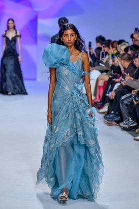PFW - Shiatzy Chen Runway A model walks the runway during the Shiatzy Chen Womenswear Spring Summer 2027 show as part of Paris Fashion Week on October 05, 2026 in Paris, France. Photo by Shootpix ABACAPRESS.COM Paris France  Copyright: xShootpix ABACAx
