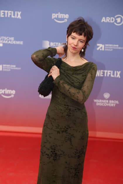 Georgia Rushton, winner of the Götz George Young Talent Award, in *EGGSHELLS* at the 27th First Steps Awards ceremony in 2026 at the Theater des Westens in Berlin, October 5, 2026 Copyright: xAgenturxMatthiasxWehnertx xM.xGränzdörferx
