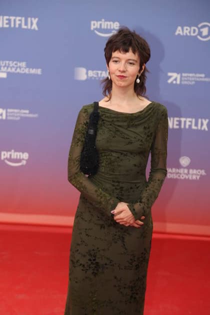 Georgia Rushton, winner of the Götz George Young Talent Award, in *EGGSHELLS* at the 27th First Steps Awards ceremony in 2026 at the Theater des Westens in Berlin, October 5, 2026 Copyright: xAgenturxMatthiasxWehnertx xM.xGränzdörferx