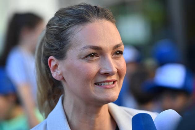 Judith GERLACH, Minister of State for Health, Care, and Prevention, single image, cropped close-up, portrait,Portrait: Markus SOEDER, Minister-President of Bavaria and CSU Chairman, visits the Sport Elementary School