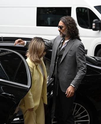 Russell Brand arrives at court for a preliminary hearing LONDON, UNITED KINGDOM - OCTOBER 6: British comedian and actor Russell Brand arrives at Southwark Crown Court for a preliminary hearing regarding rape and sexual assault charges in London, United Kingdom on October 6, 2026. Rasid Necati Aslim Anadolu London United Kingdom. Editorial use only. Please get in touch for any other usage.  Copyright: x2026xAnadoluxRasidxNecatixAslimx