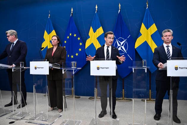 STOCKHOLM, SWEDEN, October 6, 2026 Minister of Justice Gunnar Strömmer (M), Foreign Minister Maria Malmer Stenergard (M), Prime Minister Ulf Kristersson (M), and Defense Minister Pal Jonson (M) hold a press briefing on the security situation STOCKHOLM, SWEDEN x10080x  Copyright: xFredrikxSandberg TTx REGERINGEN OM SÄKERHETSLÄGET OnelHmjJtUg