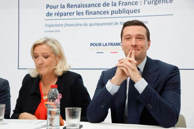 Marine Le Pen and Jordan Bardella Press Conference - Paris Head of the Parliamentary group and candidate for the 2027 Presidential election Marine Le Pen, President of French far-right Rassemblement National (RN) party Jordan Bardella and Jean-Philippe Tanguy, economy expert during a press conference in Paris, France on October 6 2026. Photo by Henri Szwarc ABACAPRESS.COM Paris France  Copyright: xSzwarcxHenri ABACAx