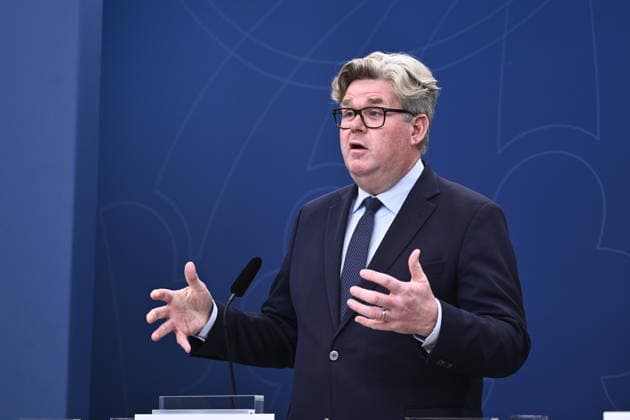 STOCKHOLM, SWEDEN 20261006 Minister of Justice Gunnar Strömmer (M) during a press briefing on the security situation alongside Prime Minister Ulf Kristersson (M), Foreign Minister Maria Malmer Stenergard (M), and Defense Minister Pal Jonson (M). STOCKHOLM, SWEDEN x10080x  Copyright: xFredrikxSandberg TTx REGERINGEN OM SÄKERHETSLÄGET XEcH5w-ZA_g