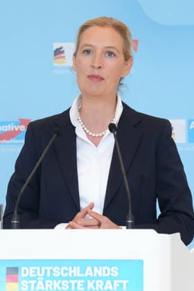 Press conference by the AfD chairwoman ahead of the parliamentary group meeting: Alice Weidel, AfD, pictured during a press statement ahead of the AfD parliamentary group meeting in the German Bundestag, Berlin, October 6, 2026, Berlin, Berlin, Germany