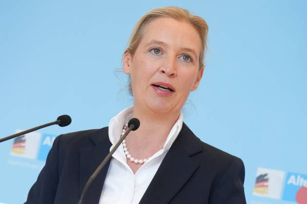 Press conference by the AfD chairwoman ahead of the parliamentary group meeting: Alice Weidel, AfD, pictured during a press statement ahead of the AfD parliamentary group meeting in the German Bundestag, Berlin, October 6, 2026, Berlin, Berlin, Germany