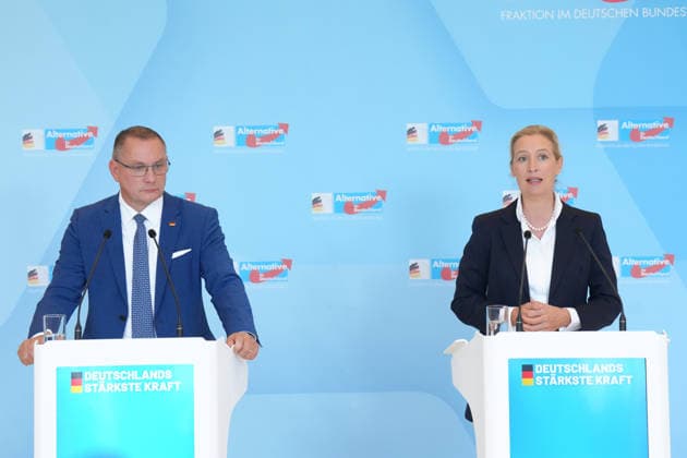 Press conference by the AfD chairpersons ahead of the parliamentary group meeting: AfD chairpersons Alice Weidel and Tino Chrupalla during a press statement ahead of the parliamentary group meeting in the German Bundestag, Berlin, October 6, 2026, Berlin, Germany