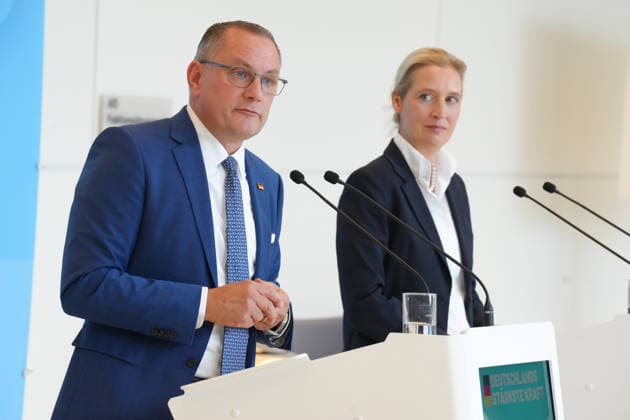 Press conference by the AfD chairpersons ahead of the parliamentary group meeting: AfD chairpersons Alice Weidel and Tino Chrupalla during a press statement ahead of the parliamentary group meeting in the German Bundestag, Berlin, October 6, 2026, Berlin, Germany