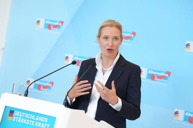 Press conference by the AfD chairwoman ahead of the parliamentary group meeting: Alice Weidel, AfD, pictured gesturing during a press statement ahead of the AfD parliamentary group meeting in the German Bundestag, Berlin, October 6, 2026, Berlin, Berlin, Germany