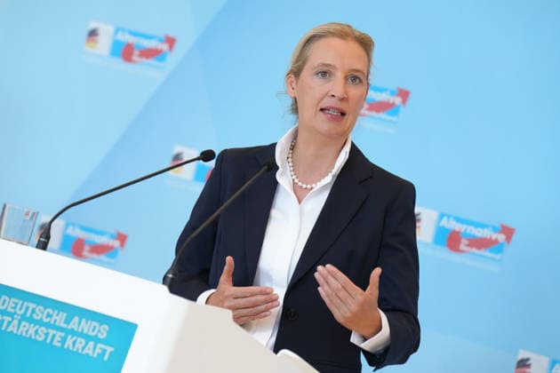 Press conference by the AfD chairwoman ahead of the parliamentary group meeting: Alice Weidel, AfD, pictured gesturing during a press statement ahead of the AfD parliamentary group meeting in the German Bundestag, Berlin, October 6, 2026, Berlin, Berlin, Germany