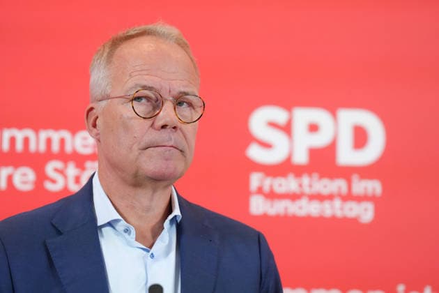 SPD press conference ahead of the parliamentary group meeting; SPD parliamentary group leader Matthias Miersch pictured during a press statement ahead of the parliamentary group meeting at the German Bundestag, Berlin, October 6, 2026; Berlin, Berlin, Germany