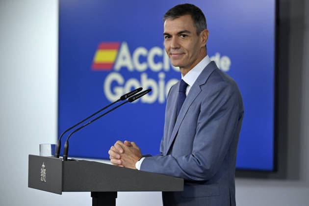 Spanish Prime Minister Pedro Sanchez MADRID, SPAIN - OCTOBER 06: Spanish Prime Minister Pedro Sanchez holds a press conference at the Prime Minister s Residence at Moncloa after the cabinet meeting in Madrid, Spain on October 06, 2026. Burak Akbulut Anadolu Madrid Spain. Editorial use only. Please get in touch for any other usage.  Copyright: x2026xAnadoluxBurakxAkbulutx