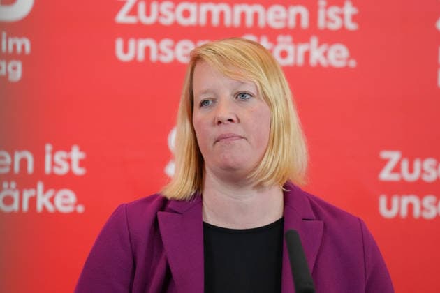 SPD Press Conference Ahead of the Parliamentary Group Meeting: A Portrait of Wiebke Esdar (SPD) During a Press Statement Ahead of the Parliamentary Group Meeting at the German Bundestag, Berlin, October 6, 2026, Berlin, Berlin, Germany