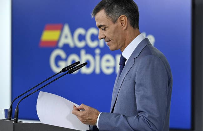 Spanish Prime Minister Pedro Sanchez MADRID, SPAIN - OCTOBER 06: Spanish Prime Minister Pedro Sanchez holds a press conference at the Prime Minister s Residence at Moncloa after the cabinet meeting in Madrid, Spain on October 06, 2026. Burak Akbulut Anadolu Madrid Spain. Editorial use only. Please get in touch for any other usage.  Copyright: x2026xAnadoluxBurakxAkbulutx
