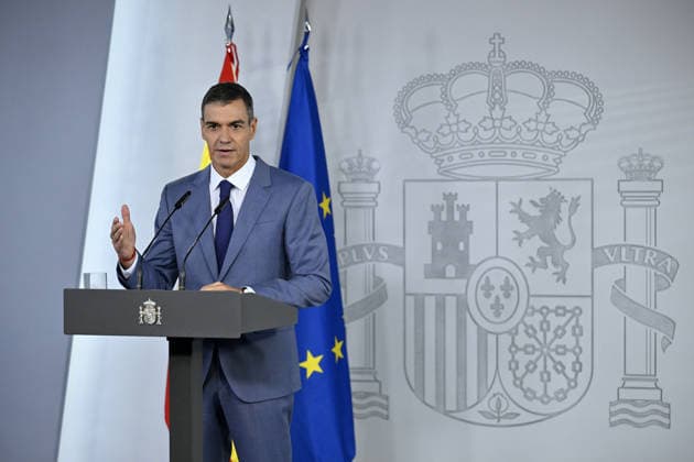 Spanish Prime Minister Pedro Sanchez MADRID, SPAIN - OCTOBER 06: Spanish Prime Minister Pedro Sanchez holds a press conference at the Prime Minister s Residence at Moncloa after the cabinet meeting in Madrid, Spain on October 06, 2026. Burak Akbulut Anadolu Madrid Spain. Editorial use only. Please get in touch for any other usage.  Copyright: x2026xAnadoluxBurakxAkbulutx