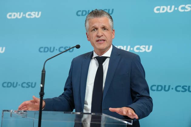 CDU and CSU press conference ahead of the parliamentary group meeting: Thorsten Frei of the CDU delivers a press statement ahead of the meeting of the CDU and CSU parliamentary group in the German Bundestag, Berlin, October 6, 2026, Berlin, Berlin, Germany