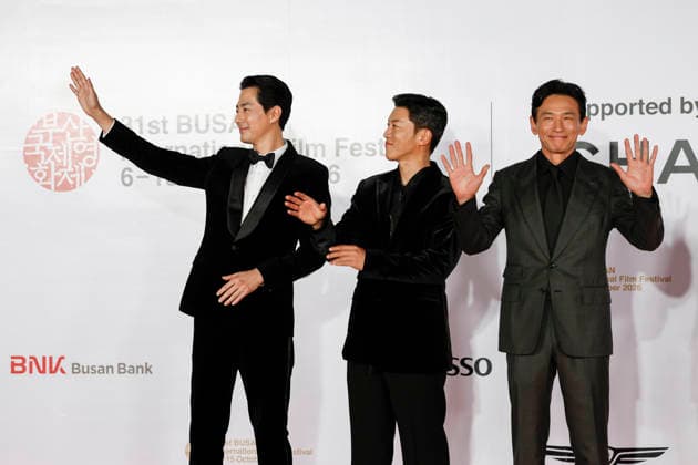 stars gather at busan international film festival in south korea (L-R) South Korean actors Zo In-sung, Eum Moon-seok and Hwang Jung-min pose for photographs during a photocall ahead of the opening ceremony of the 31st Busan International Film Festival (BIFF) at the Busan Cinema Center in Busan, South Korea, on October 06, 2026. Busan South Korea  Copyright: xMatrixxImages JungxUi-Chelx