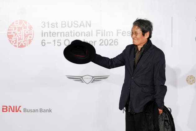 stars gather at busan international film festival in south korea South Korean actor Moon Sung-keun poses for photographs during a photocall ahead of the opening ceremony of the 31st Busan International Film Festival (BIFF) at the Busan Cinema Center in Busan, South Korea, on October 06, 2026. Busan South Korea  Copyright: xMatrixxImages JungxUi-Chelx
