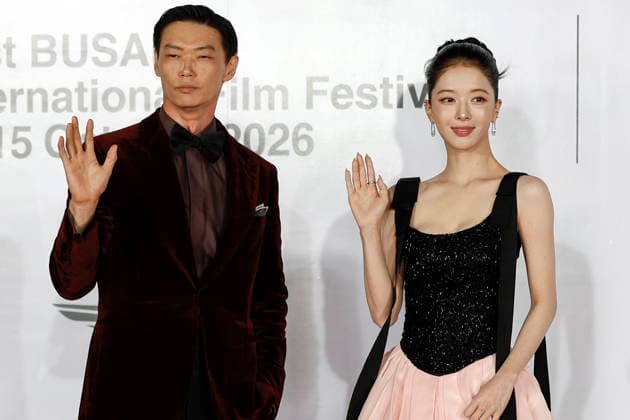 stars gather at busan international film festival in south korea Japanese actor Show Kasamatsu (L) and South Korean actress Roh Jeong-eui pose for photographs during a photocall ahead of the opening ceremony of the 31st Busan International Film Festival (BIFF) at the Busan Cinema Center in Busan, South Korea, on October 06, 2026. Busan South Korea  Copyright: xMatrixxImages JungxUi-Chelx