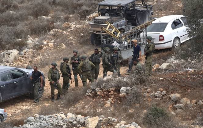 Palestinian farmers wounded in settler attack near Nablus AQRABA, OCCUPIED WEST BANK, OCTOBER 6, 2026: Palestinian farmers come under attack by Israeli settlers while harvesting olives in the village of Aqraba, south of Nablus. Several Palestinians were wounded after settlers opened fire and assaulted farmers during the harvest, according to Palestinian reports. Israeli forces later detained a Palestinian farmer at the scene, according to information provided by the photographer. The Israeli military had not immediately commented on the reported shooting. AQRABA Palestine, State of Copyright: x xNedalxShtiehx xJNAxPressx