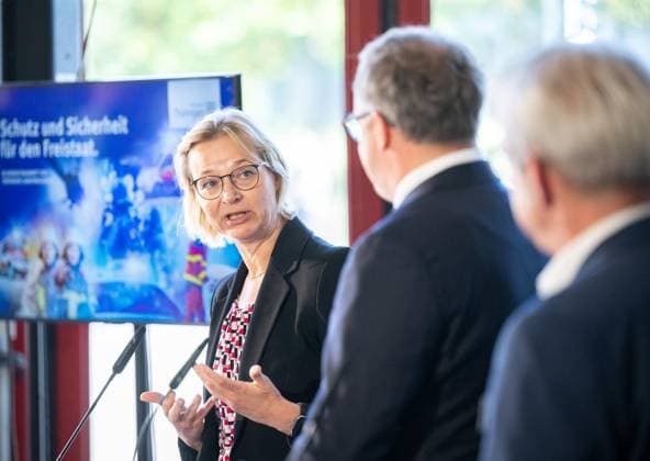 THURINGIA STATE GOVERNMENT HOLDS ITS FIRST SECUR Copyright: SaschaxFromm doc87ww87tdisz1j11p2b31 ,EDITORIAL USE ONLY Copyright: SaschaxFromm