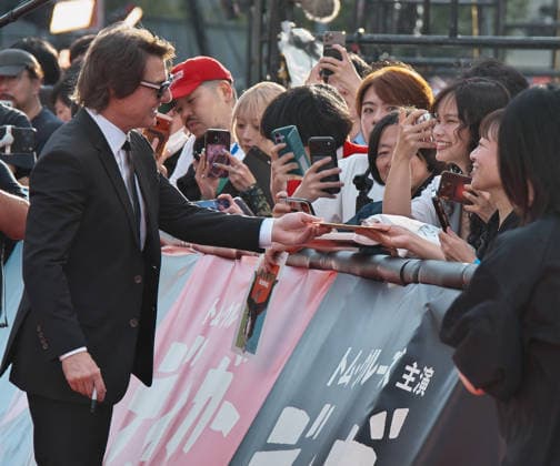Actor Tom Cruise greeted with fans three and a half hours during the Japan Premiere for the film Digger in Tokyo, Japan on Tuesday, October 6, 2026.  TKP2026100608 KEIZOxMORI