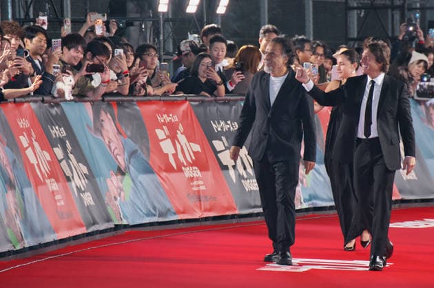Actor Tom Cruise(R) and Director Alejandro Gonzalez Inarritu attend the Japan Premiere for the film Digger in Tokyo, Japan on Tuesday, October 6, 2026.  TKP2026100610 KEIZOxMORI
