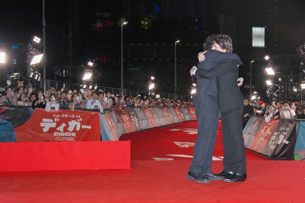 Actor Tom Cruise(R) and Director Alejandro Gonzalez Inarritu attend the Japan Premiere for the film Digger in Tokyo, Japan on Tuesday, October 6, 2026.  TKP2026100618 KEIZOxMORI