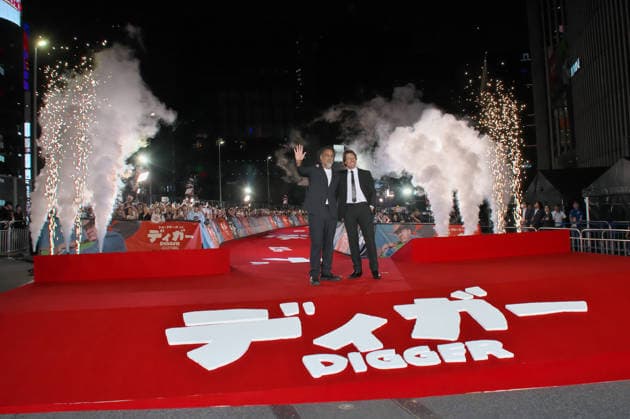 Actor Tom Cruise(R) and Director Alejandro Gonzalez Inarritu pose for camera during the Japan Premiere for the film Digger in Tokyo, Japan on Tuesday, October 6, 2026.  TKP2026100621 KEIZOxMORI
