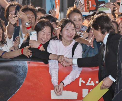 Actor Tom Cruise greeted with fans three and a half hours during the Japan Premiere for the film Digger in Tokyo, Japan on Tuesday, October 6, 2026.  TKP2026100611 KEIZOxMORI