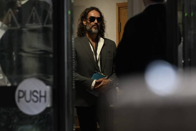 Russell Brand and his wife leave court in London LONDON, UNITED KINGDOM - OCTOBER 6: British comedian Russell Brand leaves Southwark Crown Court with his wife, Laura Brand (not seen), following a preliminary hearing related to rape and sexual assault allegations against him in London, United Kingdom, on October 6, 2026. Rasid Necati Aslim Anadolu London United Kingdom. Editorial use only. Please get in touch for any other usage.  Copyright: x2026xAnadoluxRasidxNecatixAslimx