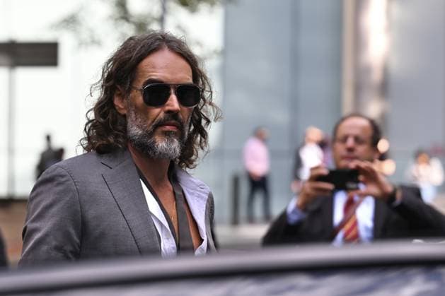 Russell Brand and his wife leave court in London LONDON, UNITED KINGDOM - OCTOBER 6: British comedian Russell Brand leaves Southwark Crown Court with his wife, Laura Brand (not seen), following a preliminary hearing related to rape and sexual assault allegations against him in London, United Kingdom, on October 6, 2026. Rasid Necati Aslim Anadolu London United Kingdom. Editorial use only. Please get in touch for any other usage.  Copyright: x2026xAnadoluxRasidxNecatixAslimx