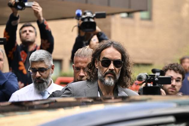 Russell Brand and his wife leave court in London LONDON, UNITED KINGDOM - OCTOBER 6: British comedian Russell Brand leaves Southwark Crown Court with his wife, Laura Brand (not seen), following a preliminary hearing related to rape and sexual assault allegations against him in London, United Kingdom, on October 6, 2026. Rasid Necati Aslim Anadolu London United Kingdom. Editorial use only. Please get in touch for any other usage.  Copyright: x2026xAnadoluxRasidxNecatixAslimx