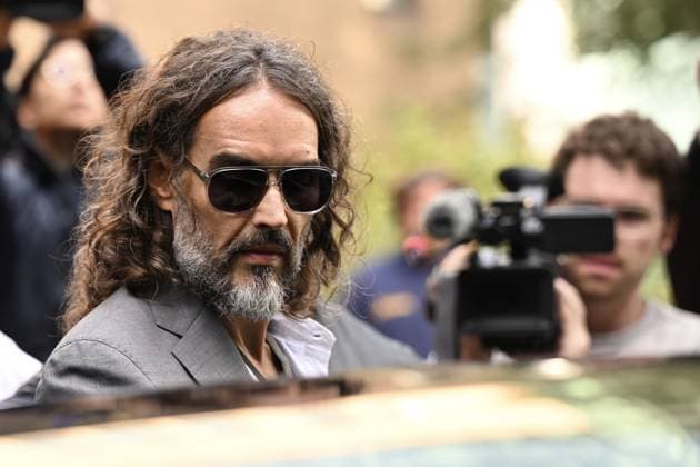 Russell Brand and his wife leave court in London LONDON, UNITED KINGDOM - OCTOBER 6: British comedian Russell Brand leaves Southwark Crown Court with his wife, Laura Brand (not seen), following a preliminary hearing related to rape and sexual assault allegations against him in London, United Kingdom, on October 6, 2026. Rasid Necati Aslim Anadolu London United Kingdom. Editorial use only. Please get in touch for any other usage.  Copyright: x2026xAnadoluxRasidxNecatixAslimx