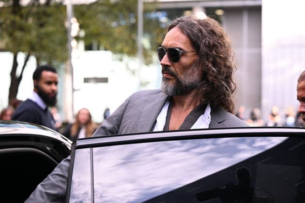 Russell Brand and his wife leave court in London LONDON, UNITED KINGDOM - OCTOBER 6: British comedian Russell Brand leaves Southwark Crown Court with his wife, Laura Brand (not seen), following a preliminary hearing related to rape and sexual assault allegations against him in London, United Kingdom, on October 6, 2026. Rasid Necati Aslim Anadolu London United Kingdom. Editorial use only. Please get in touch for any other usage.  Copyright: x2026xAnadoluxRasidxNecatixAslimx